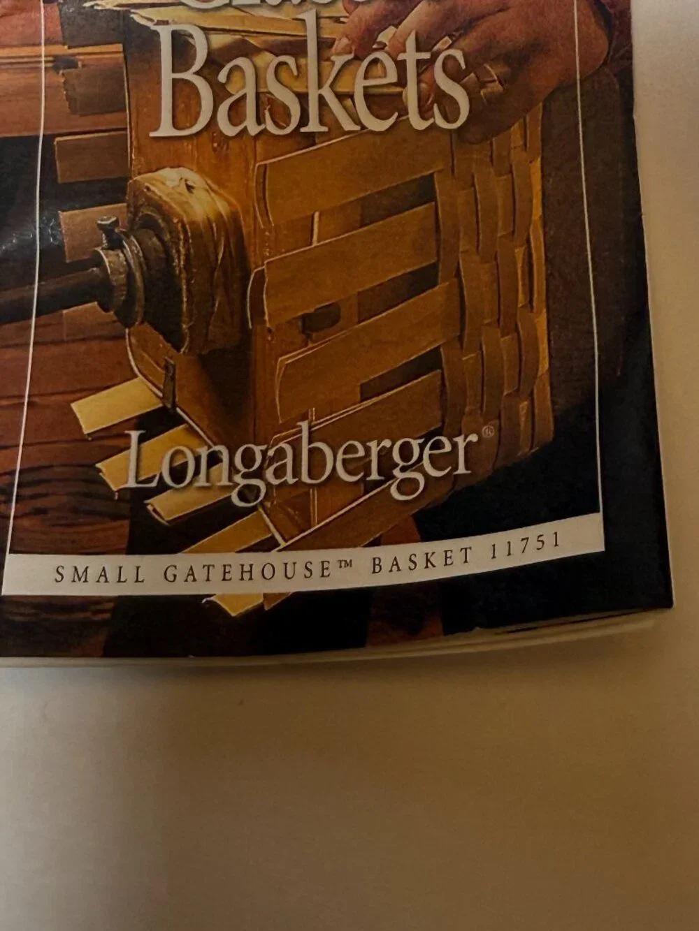 2001 Unused Small Gatehouse Longaberger Basket Handwoven Leather Loop 11751